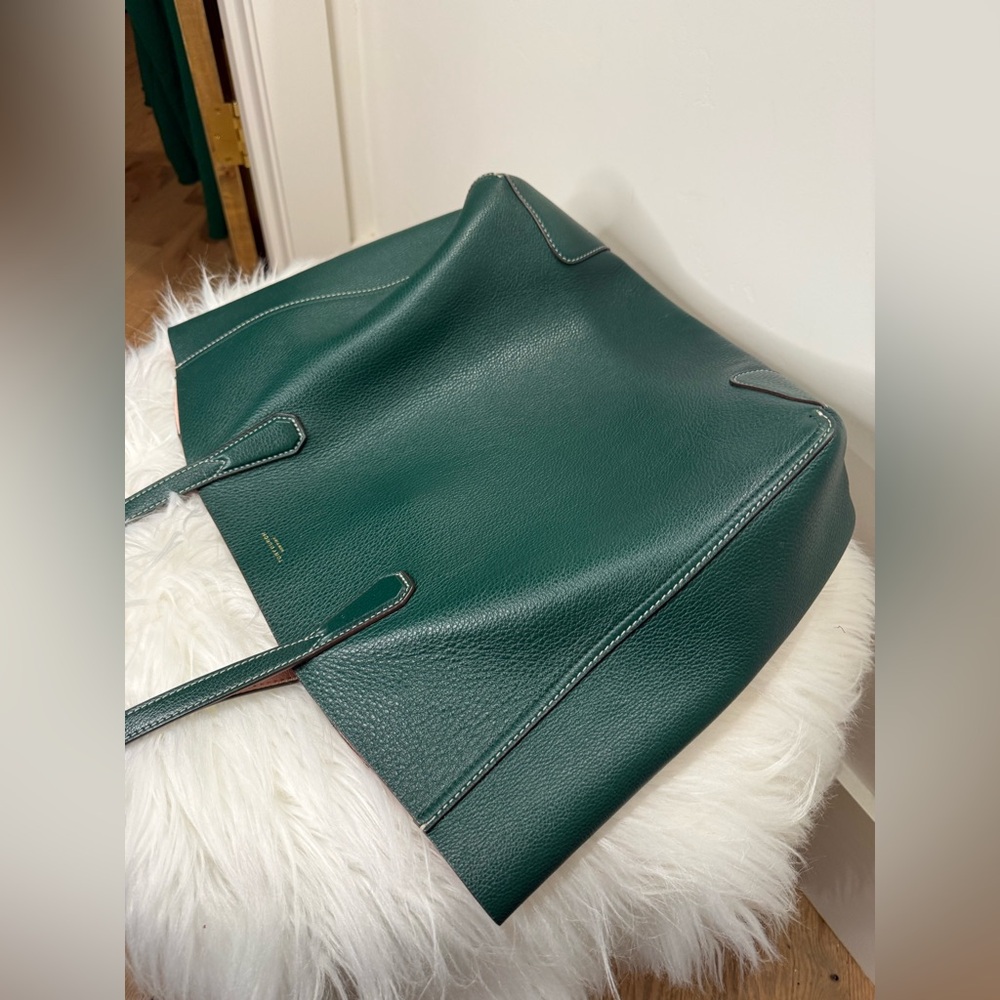 Tory Burch Perry Pebbled Leather in Green/Pink Reversible Laptop Bag Tote EUC - Picture 11 of 16